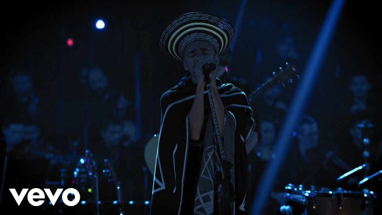 Café Tacvba performing El Espacio
